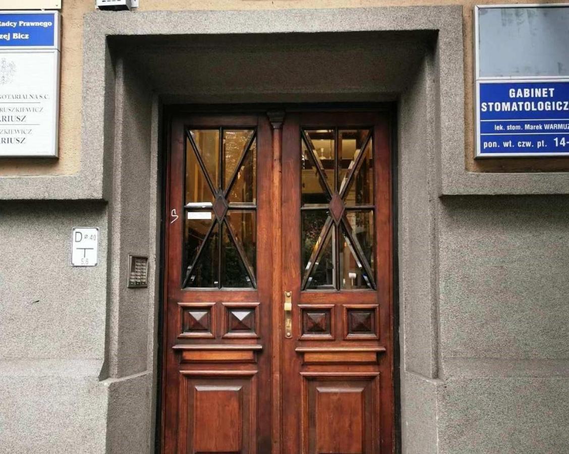 Designer Apartment 110M2 With King Size Beds & Equipped Kitchen Cracóvia Exterior foto